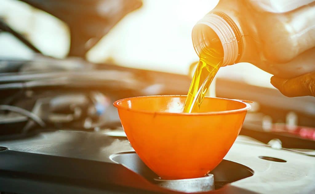 car-oil-change-service-in-dubai-apex-auto-garage