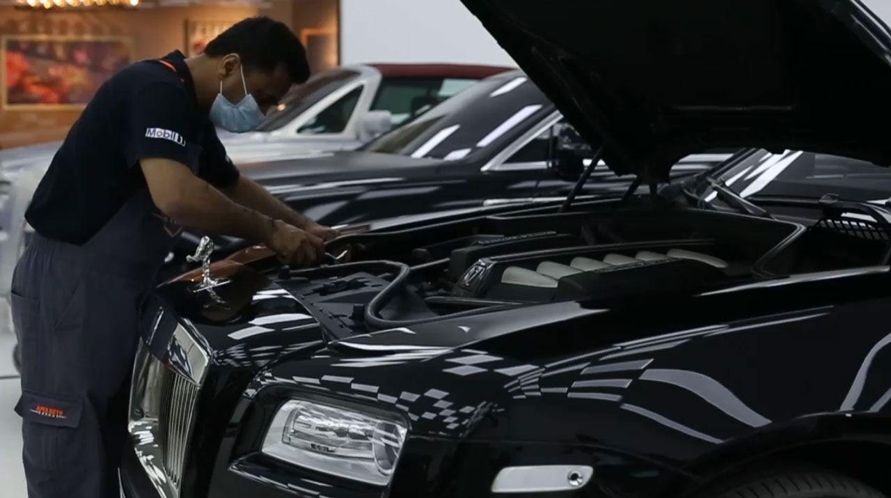 RollsRoyce garage in Dubai  Vogue Auto Services